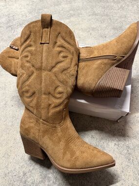 TOP Moda Tan Suede Western Block Heel Ankle Boots